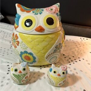 Pier 1 Owl 5 Piece set cookie jar salt and pepper shakers utensil holder